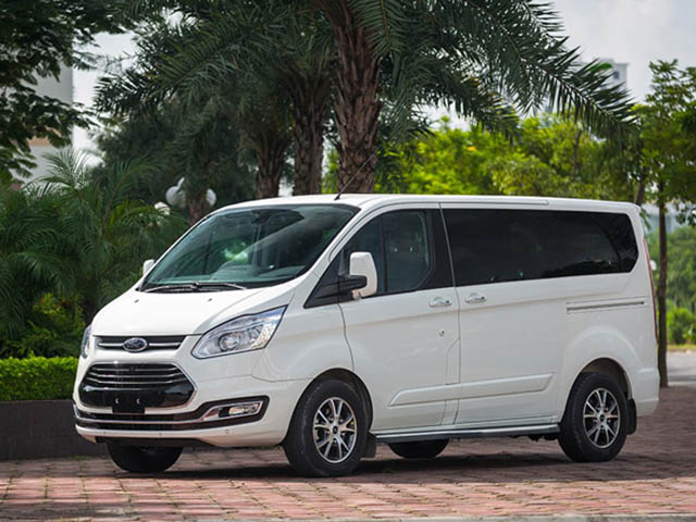 Giá lăn bánh xe MPV Ford Tourneo mới nhất tháng 8/2020