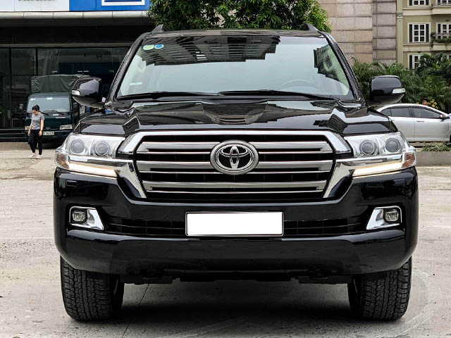 Xe SUV cỡ lớn Toyota Land Cruiser đời 2015, chạy chán bán vẫn lời