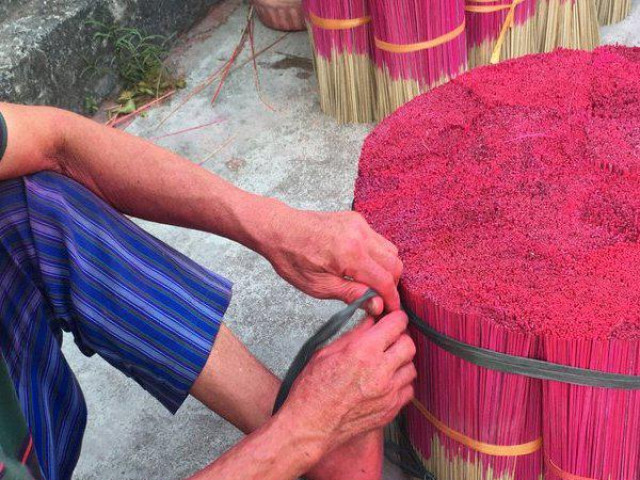 Làng nghề làm tăm hương hơn 100 tuổi “thoi thóp” trong cơn bĩ cực mang tên Covid -19