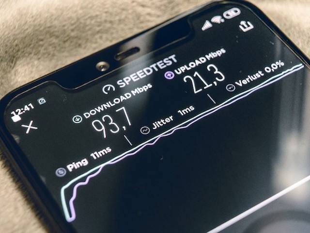 Mạng 5G nhanh gấp 100 lần mạng 4G, nhưng coi chừng những rủi ro