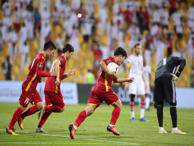 ĐT Việt Nam trước ngưỡng cửa World Cup: Đừng ảo mộng, vui thôi đừng vui quá! 8 ĐT Việt Nam vào bảng ”tử thần” tranh vé World Cup, cửa play-off có khả thi?