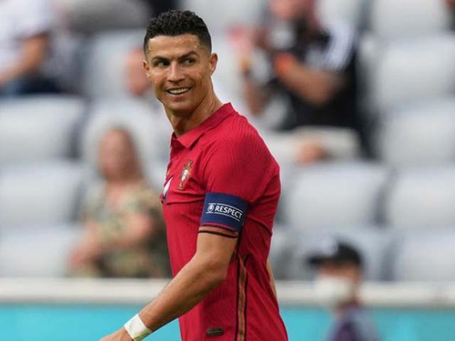 Chỉ cần 1 bài đăng trên Instagram, Ronaldo kiếm tới gần 40 tỷ đồng
