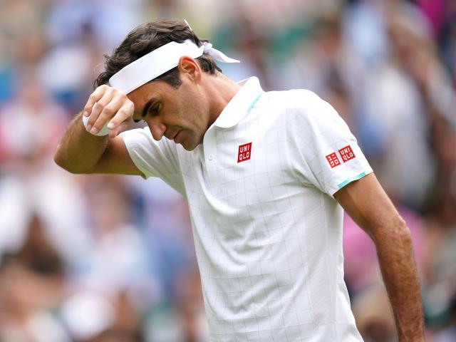 Wimbledon masterpiece: Federer falters, Djokovic gently scores