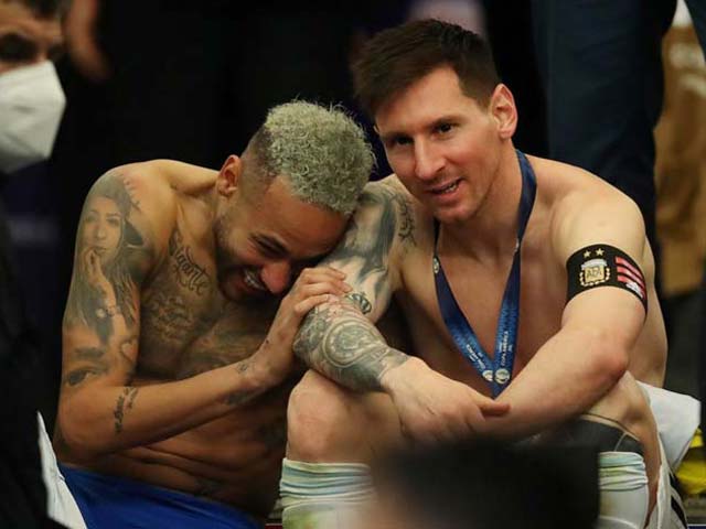 Lộ cảnh Messi - Neymar cởi trần cười đùa, HLV Argentina hé lộ sốc về M10