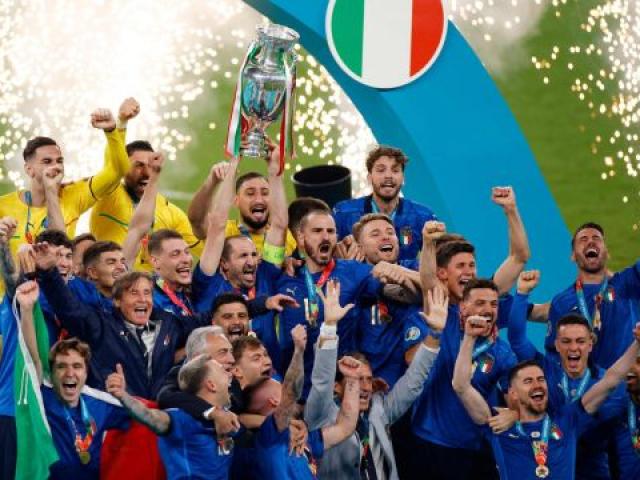 ĐT Italia thắng Anh, vô địch EURO 2020: SAO nào tỏa sáng nhất ở chung kết?
