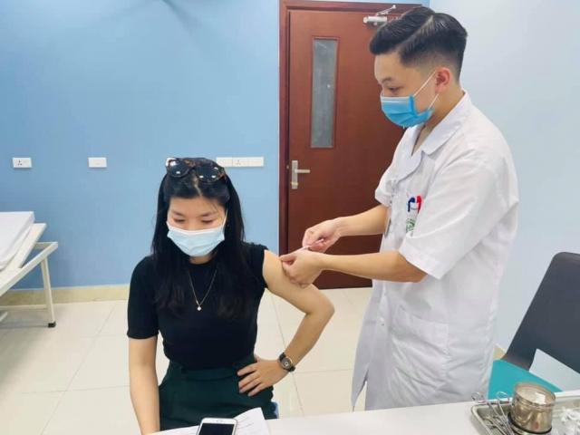 Người dân ở Hà Nội muốn tiêm vắc-xin phòng COVID-19 cần phải biết những điều sau
