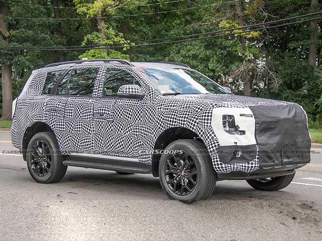 Ford Everest 2022 lộ diện chạy thử, thiết kế vuông vức mới mẻ