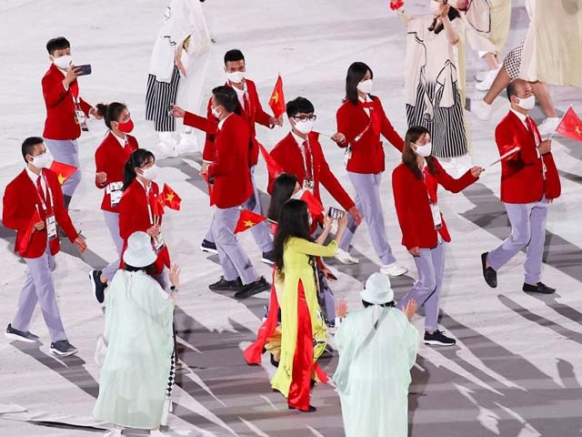 Tokyo 2020 Olympic opening ceremony: Vietnamese delegation marches with friends from 5 continents