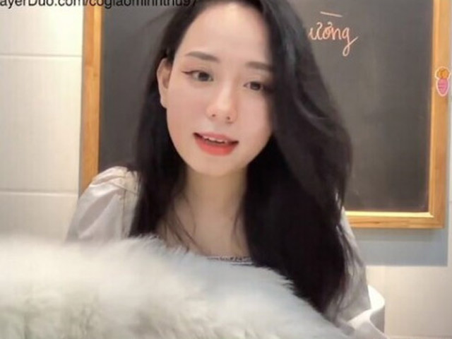 ”Cô giáo hot nhất mạng xã hội” hé lộ lý do chưa tốt nghiệp ĐH Sư phạm Hà Nội