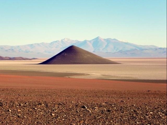 Chiêm ngưỡng vẻ đẹp ”kim tự tháp” tự nhiên của Argentina