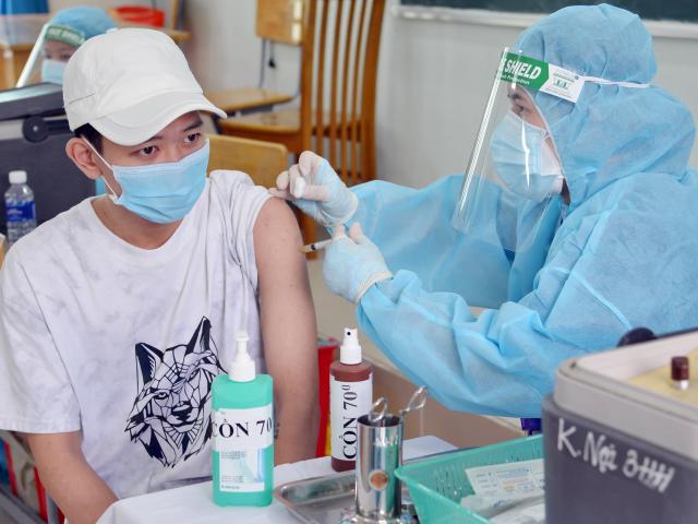 TP.HCM: Sắp xếp tiêm vắc xin COVID-19 theo thứ tự ưu tiên về độ tuổi
