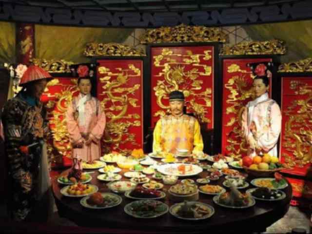 Tiết lộ về cách thái giám xử lý đồ ăn thừa của hoàng đế Trung Hoa sau mỗi bữa ngự thiện