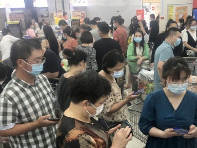 TQ: Phản ứng của người dân Vũ Hán sau khi biến thể Delta gây ổ dịch mới