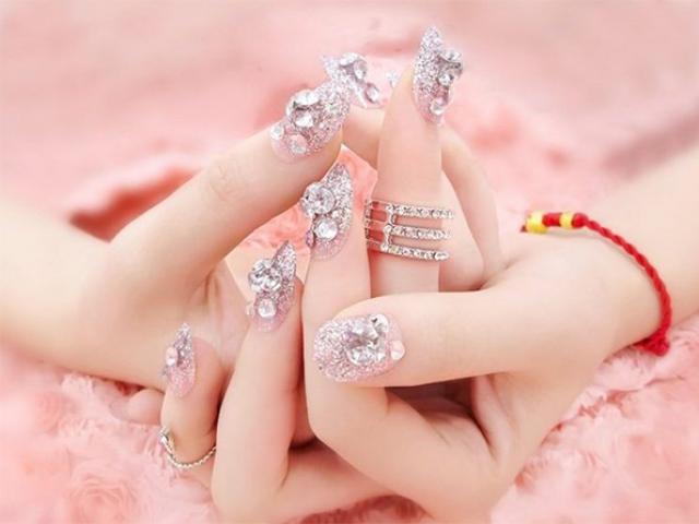 10 mẫu nail cô dâu đẹp đơn giản nhẹ nhàng hiện đại và sang chảnh