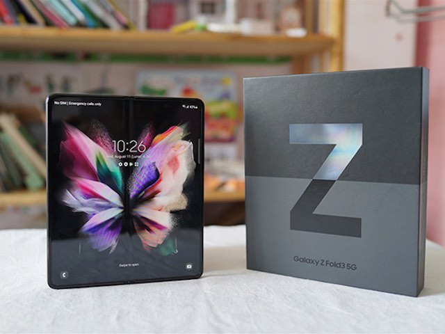 Trên tay siêu phẩm Galaxy Z Fold3 màn hình gập, camera ẩn dưới màn hình