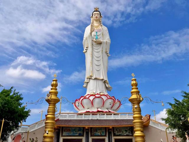Ngôi chùa nào ở Bạc Liêu có tượng Phật Bà cao hơn 40m?