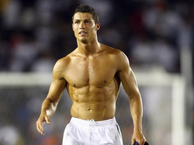 Ronaldo lần 2 đến MU: Tập Gym đáng nể, cơ bắp cuồn cuộn ”muôn người khó địch”