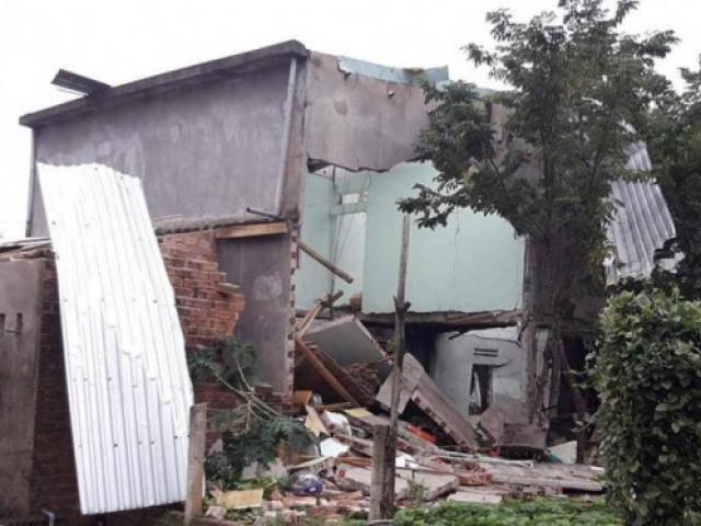 Cặp vợ chồng tử vong sau tiếng nổ lớn, căn nhà cấp 4 sập đổ