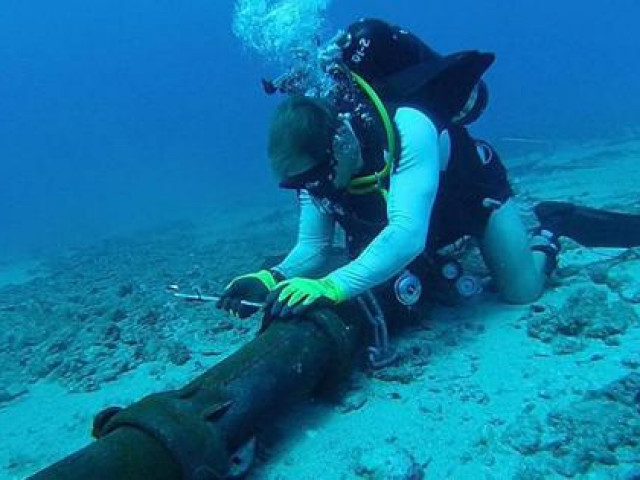 AAE-1 fiber optic cable has a problem at the peak of studying and working online