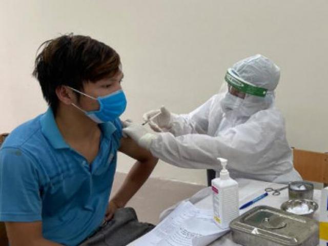 Trong 18 tiếng, Hà Nội đã tiêm được hơn 181 nghìn mũi vắc xin phòng Covid-19