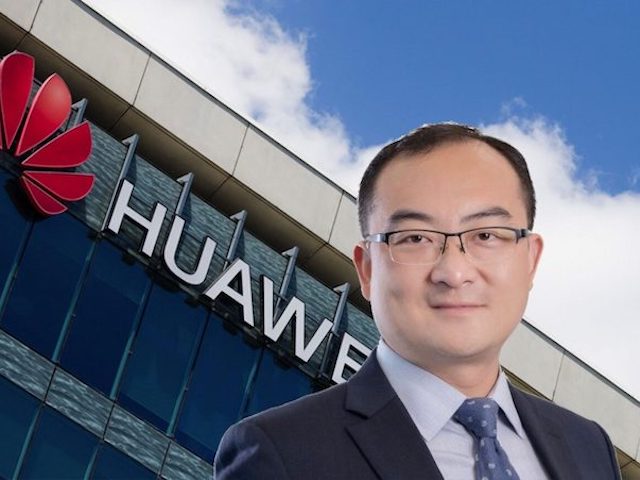 ”Gã khổng lồ” công nghệ Huawei thay ”tướng” tại Việt Nam
