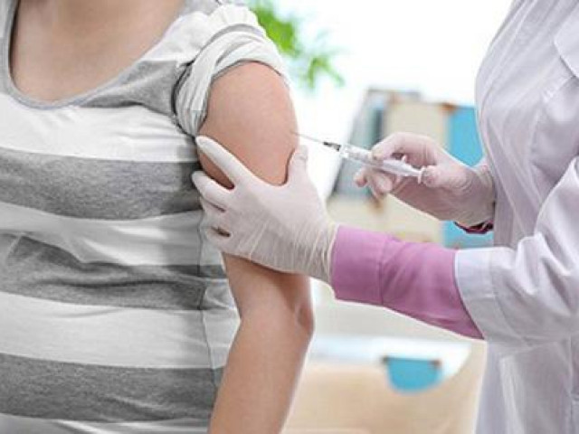 4 điều cần biết cho phụ nữ mang thai tiêm vắc-xin COVID-19