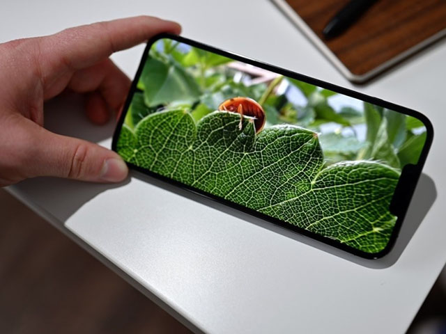 Vượt qua Galaxy S21 Ultra, iPhone 13 Pro Max là smartphone có màn hình tốt nhất