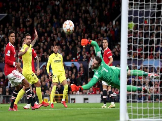 Video bóng đá Bayern Munich - Dinamo Kiev: Đại tiệc 5 bàn, Lewandowski... 16 Video bóng đá MU - Villarreal: Người hùng Ronaldo, ”bàn thắng vàng” phút 90+5 (Cúp C1)