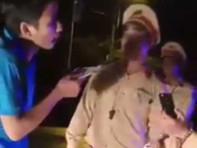 Vụ “CSGT đánh nhau với tài xế”: Lái xe tải lên tiếng “phản pháo”