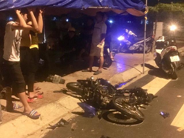 “Quái xế” so kè tốc độ “bàn thờ”trong khu dân cư, 4 người nguy kịch