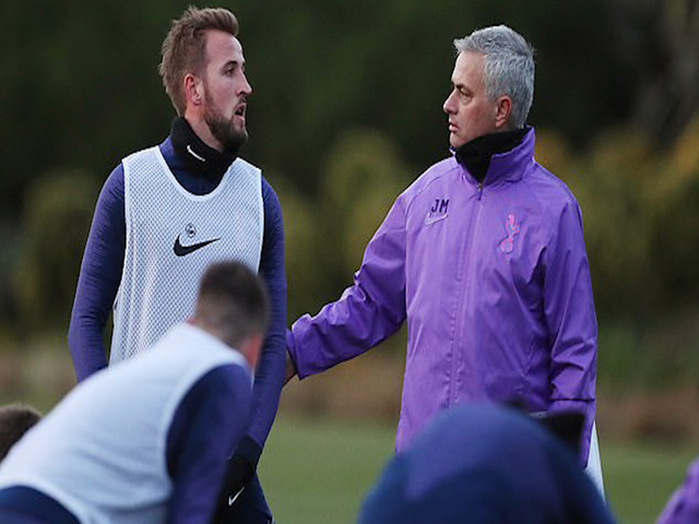 Nhận định bóng đá West Ham – Tottenham: Chờ tài phép Mourinho, nước Anh sôi sục