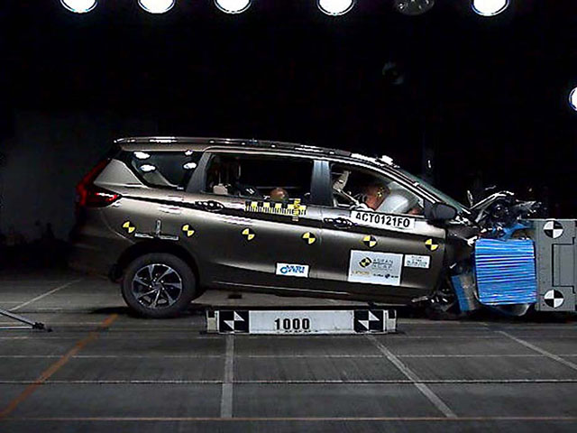 Suzuki Ertiga giá 499 triệu đồng, đạt chuẩn an toàn 4 sao
