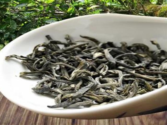 Việt Nam có 3 loại trà đắt bậc nhất, trong đó có loại ướp bằng ”quốc hoa”