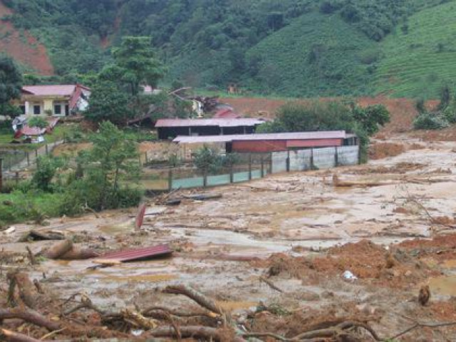 Tìm thấy thi thể thứ 16 vụ sạt núi vùi lấp 22 cán bộ, chiến sĩ ở Quảng Trị