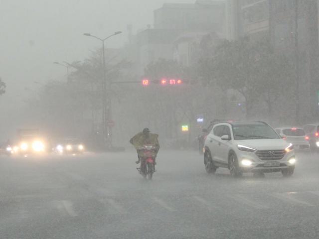 The north is sunny, the center rains a lot due to the influence of Typhoon No. 12