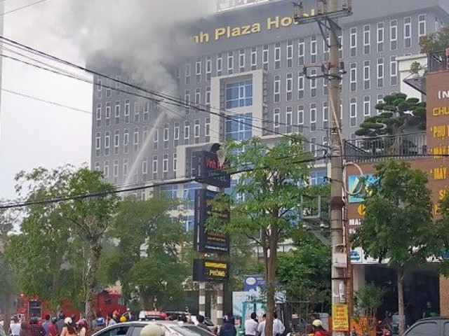 High-rise hotel fires, staff and guests fled