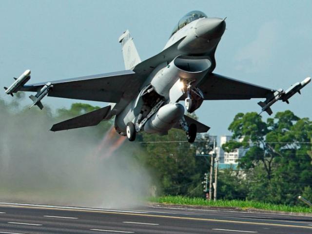 China actually made Taiwan shut down with 150 F-16s bought from the US.