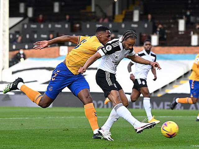 Live football Fulham - Everton: James Rodriguez started the third goal