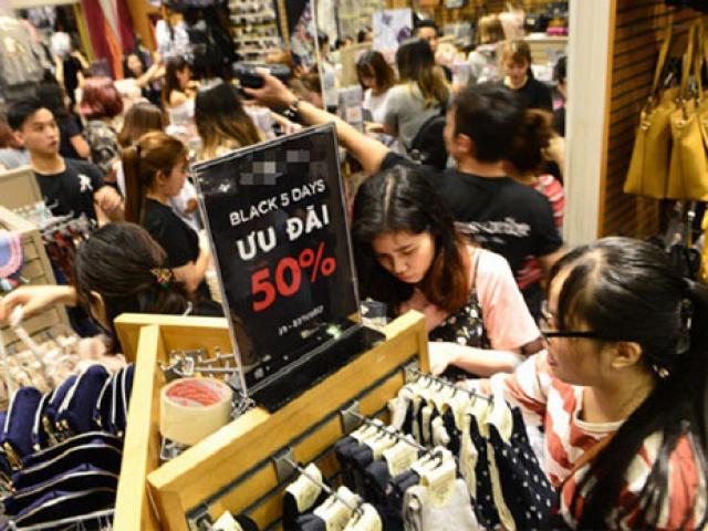 Sale ”khủng” đến 90% nhưng khách hàng vẫn ”dính bẫy” trong ngày Black Friday