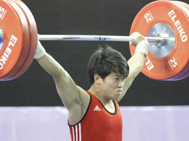 Vì sao cử tạ Việt Nam bất ngờ giành huy chương Olympic?