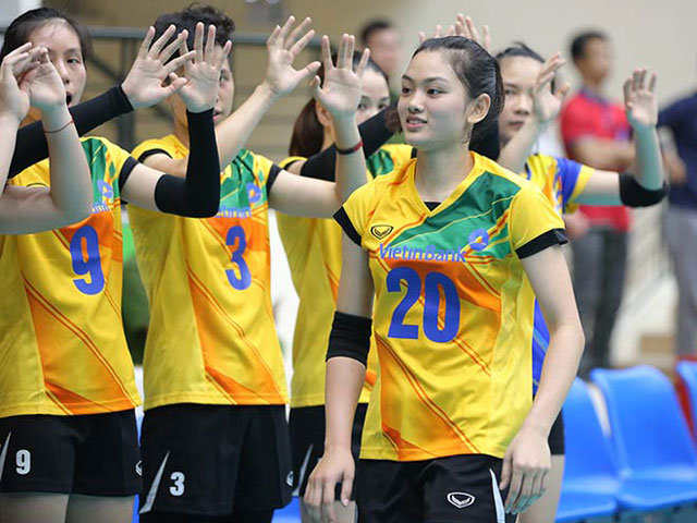 The beautiful volleyball Thu Hoai and his teammates decided to 