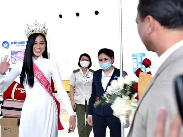 Hoa hậu Đỗ Thị Hà về thăm quê: Người dân xã Cầu Lộc - Thanh Hóa vui như trẩy hội