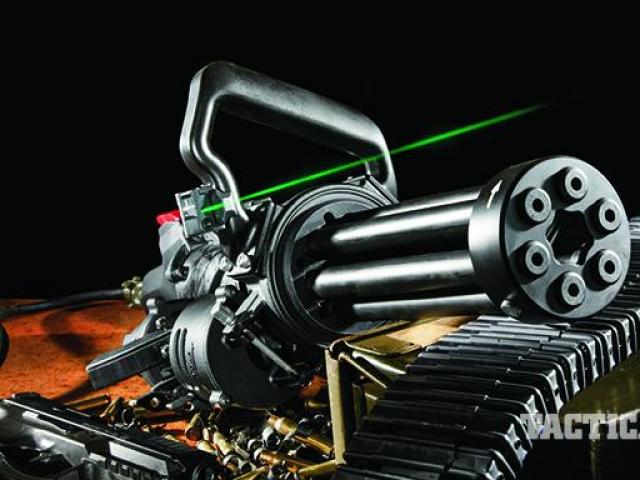 Sức mạnh khẩu súng máy nòng xoay nhỏ gọn nhất thế giới