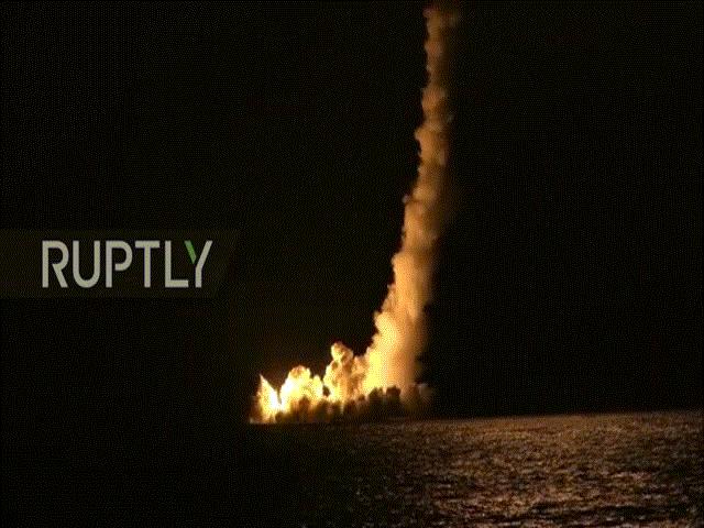 Uy lực tàu ngầm hạt nhân Nga phóng loạt 4 tên lửa có thể thổi bay cả một quốc gia