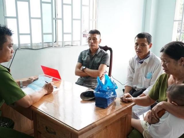 Nhặt bao tiền ngoài đường, tài xế GrabBike và vị khách có hành động cực đẹp