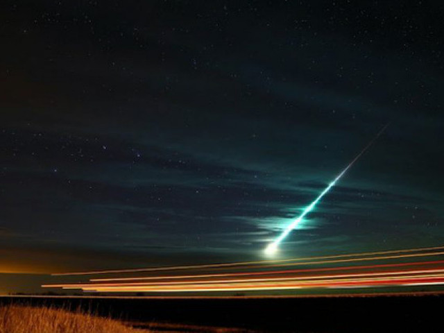 Sao chổi ”quái vật” vỡ tan, liên tục đe dọa Trái Đất