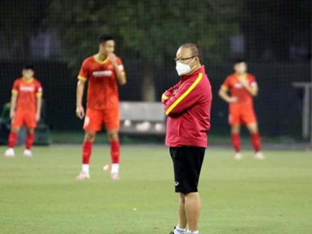 Trực tiếp bóng đá U23 Việt Nam - U23 Kyrgyzstan: Hai Long - Thanh Bình sát cánh 27 Chờ gì ở U23 Việt Nam?