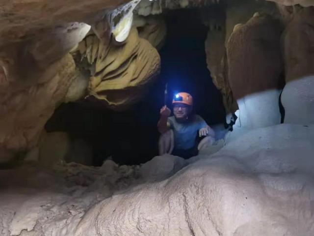 Bên trong hang động 500 triệu năm được tình cờ phát hiện ra khi khai thác mỏ