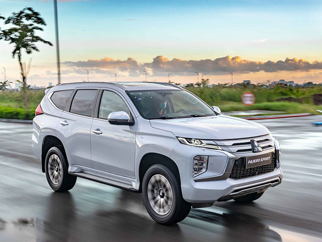 Giá xe Mitsubishi Pajero Sport tháng 10/2021, ưu đãi 50% lệ phí trước bạ