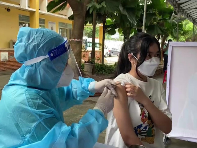 Video: TP.HCM chính thức tiêm vaccine COVID-19 cho 1.500 học sinh ở Củ Chi